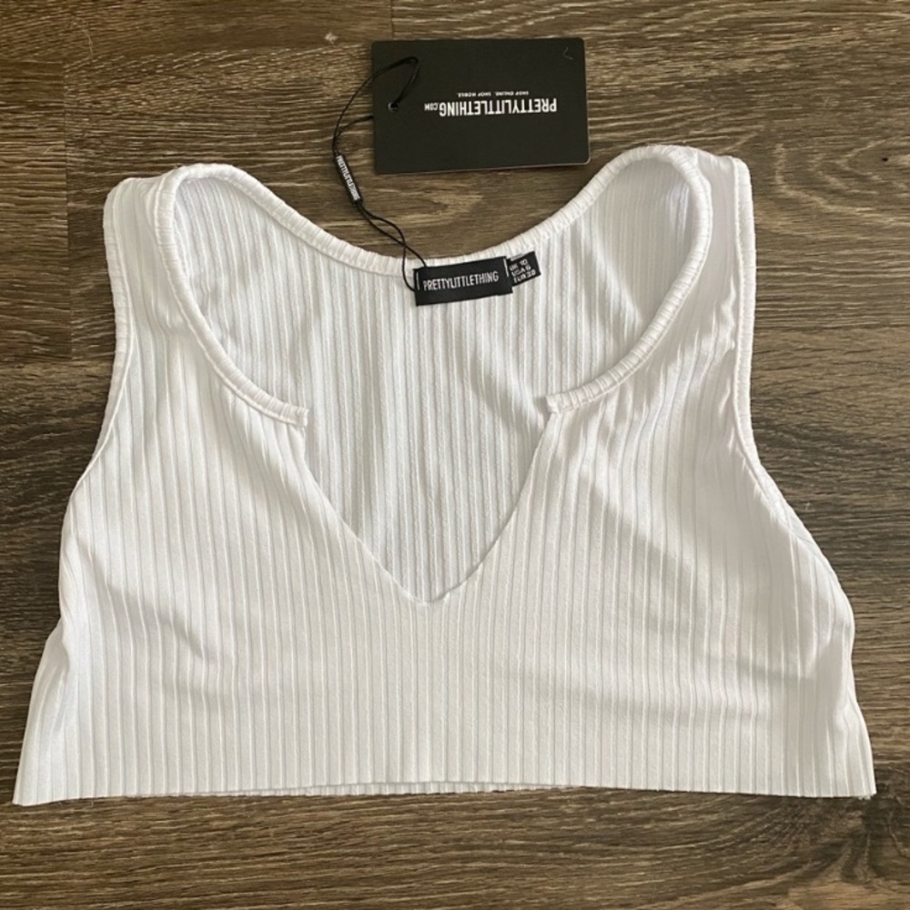 PRETTYLITTLETHING White Rib Crop